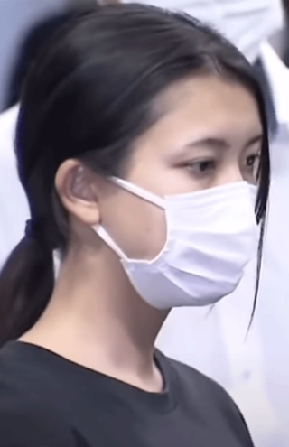 移送される佐藤凜花被告（YouTube TBS NEWS DIG Powered by JNNより）