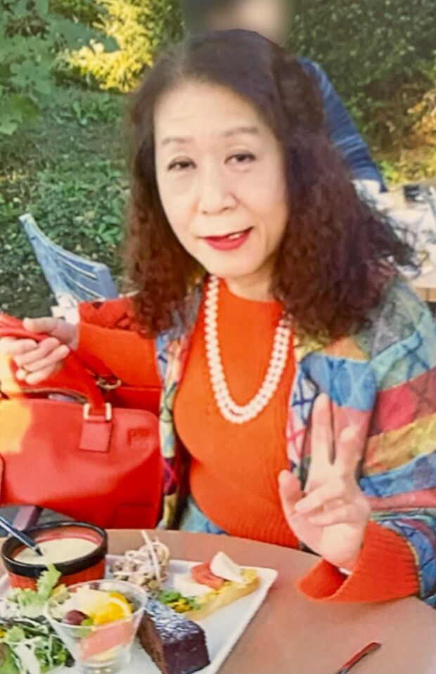 メイクばっちりの初山容疑者（知人提供）