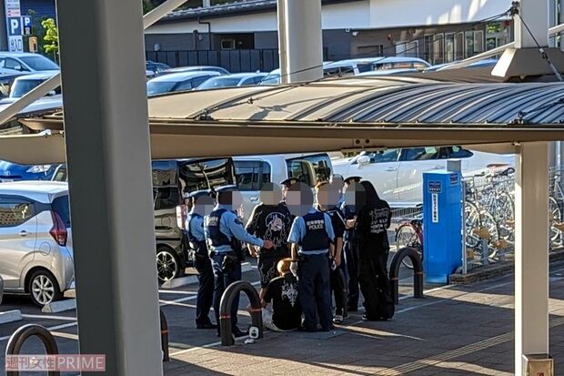 6月上旬の岐阜・大垣駅北口には警察が出動していた