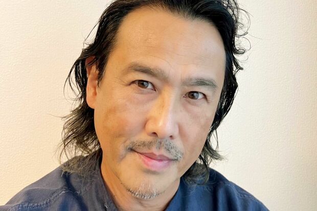 野村宏伸　1965年東京都生まれ。1987年テレビドラマ初出演『ラジオびんびん物語』で話題に。舞台『レ・ミゼラブル～惨めなる人々～』、映画『泡沫Utakata』などに出演するなど、近年も本格派俳優として活躍中