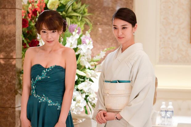 『黒革の手帖』（テレビ朝日系　毎週木曜夜9時～）　夜の銀座。元子と波子のバトルは始まったばかり──