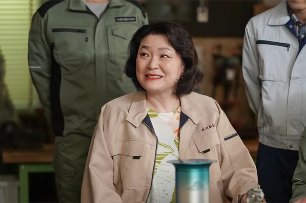 我妻花江（久保田磨希）