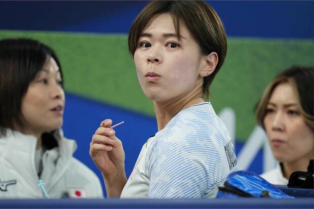 ミラノ・コルティナ五輪カーリング女子日本代表『フォルティウス』の“もぐもぐタイム”　撮影／JMPA