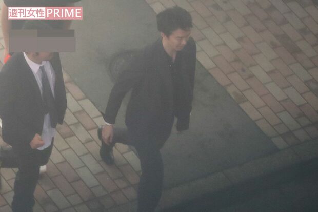 カラオケ店をあとにする長谷川博己 その５