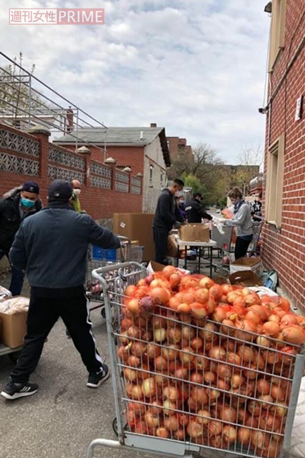 近隣の教会で行われている「フード・レスキュー」のボランティアの様子（ニューヨーク在住・田中さん提供写真）