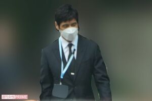 名門私立小学校の入学式にやってきた西島秀俊