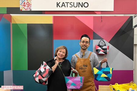 キルト活動50周年を迎え、さまざまなイベントを息子・洋輔さんと行い、全国を飛び回る毎日のキャシー中島さん