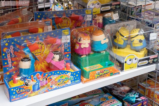 人形を操作し、相手をヒップアタックで倒す「ドンケツゲーム」と「ドンケツゲーム」。現在はミニオンなどのキャラ物コラボも