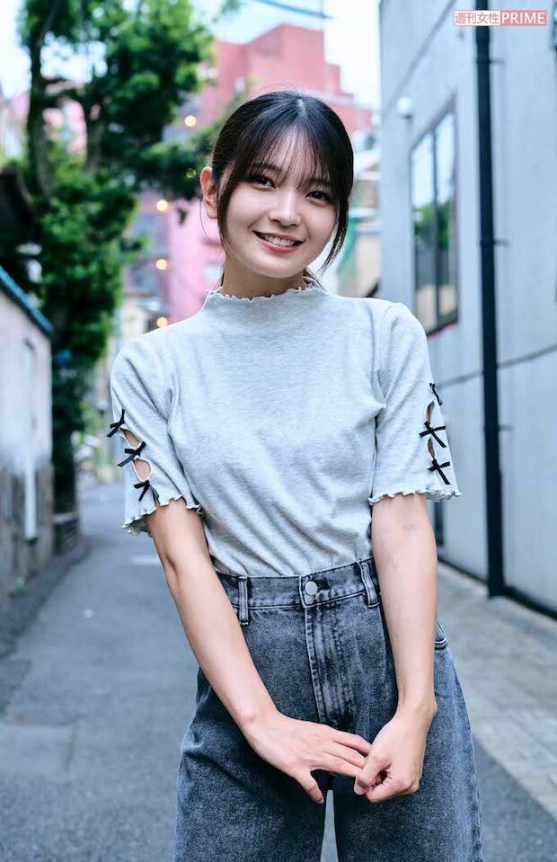 撮影中、ファンに声をかけられ「ありがとう」とほほ笑んだ福留光帆だったが、後になって「サインや握手すればよかった」と後悔していた 撮影/山田智絵
