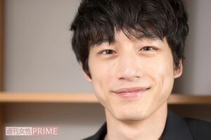 坂口健太郎　撮影／佐藤靖彦