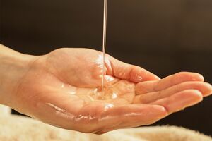 「馬油」は副作用一切なしの万能オイル　※写真はイメージです