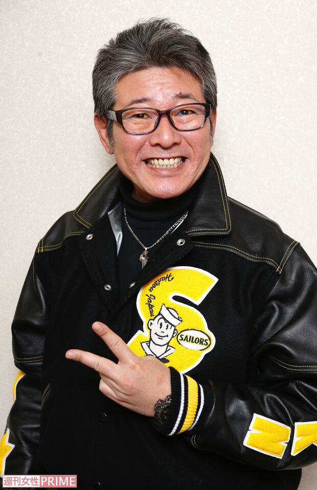 セーラーズのスタジャンを着て現れたフックン