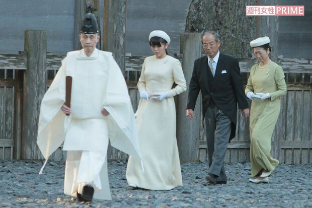 秋篠宮家の長女・眞子さんは、成年を迎えた翌月の'11年11月、ひとりで伊勢神宮を参拝したが……