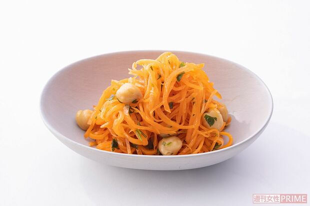 さっぱりとした味で口直しにピッタリ「ひよこ豆入りキャロットラペ」調理／みないきぬこ　スタイリング／中村弘子　撮影／廣瀬靖士