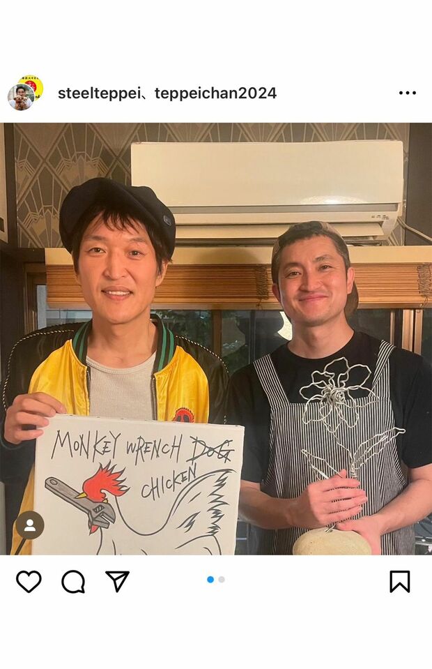 千原ジュニアが贈ったイラストと針金アートのお花(スチール哲平のインスタグラムより)