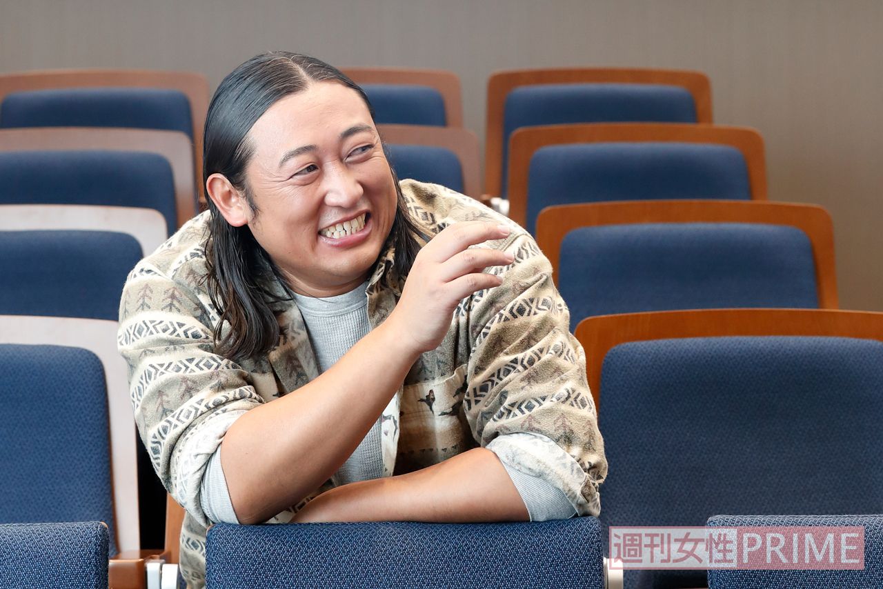 秋山竜次、ついに1人10役に挑戦「イメージに近づけるには、もう整形