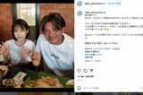 カタールW杯取材で現地に飛んだ鈴木唯。大久保嘉人とのツーショット（フジテレビの公式インスタグラムより）