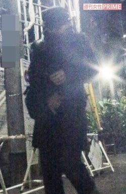 ひとり寂しく夜の街に繰り出す吹越