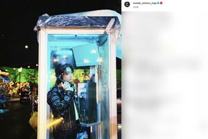 新曲『催し』MVのオフショットを公開したMrs. GREEN APPLEの大森元貴(本人のインスタグラムより)