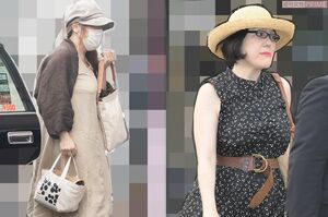 圭さんが留学前の'17年夏はおしゃれな服装で堂々と外出していたが（右）、昨年6月に目撃した小室佳代さんは“完全防備”の格好で