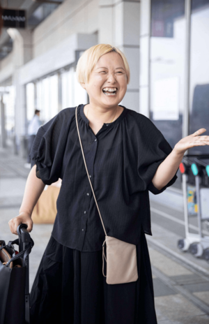 講演会で全国を飛び回る、しのぶさん。その笑顔は周囲の人たちを魅了する