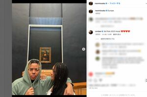 2022年12月28日にもパリのルーブル美術館と思しき場所で、交際相手のコーデー・ダンストンとのツーショット（大坂なおみのインスタグラムより）