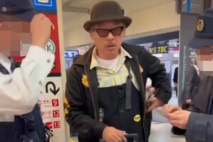 警察に職務質問を受ける田代まさし（インスタグラムより）