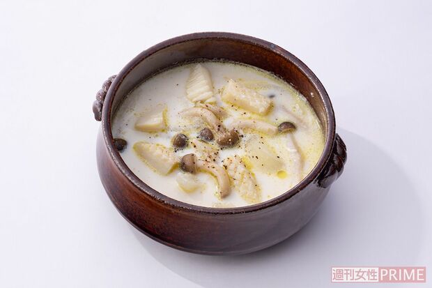 うまみがたっぷり溶け込んだまろやかな味『イカとしめじのミルクスープ』レシピ・調理／小嶋絵美　スタイリング／大原美穂　撮影／廣瀬靖士