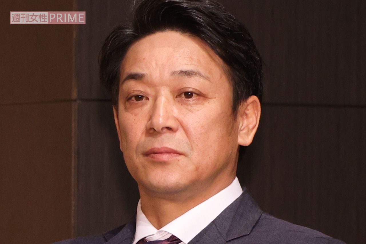 千葉ロッテマリーンズ・サブロー監督〈黒木知宏コーチをベンチで鷲掴み