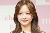森香澄、美白すぎる“制服ショット”披露で「浮いてる」「さすがに加工しすぎ」ファンが注目した顔面の異変
