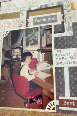 大津さんが作った自身のアルバム。「人生はまだ続いているので、大きなライフイベントがあると、後半の写真を入れ替えています」。最終ページには（遺影用の）エターナルフォトも収録