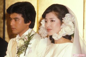 “理想のカップル”のイメージの三浦友和と百恵さん