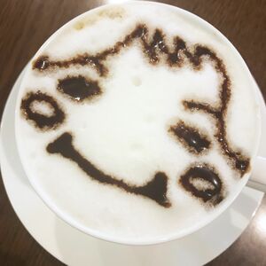 「くるすけ」のラテアート／著者撮影