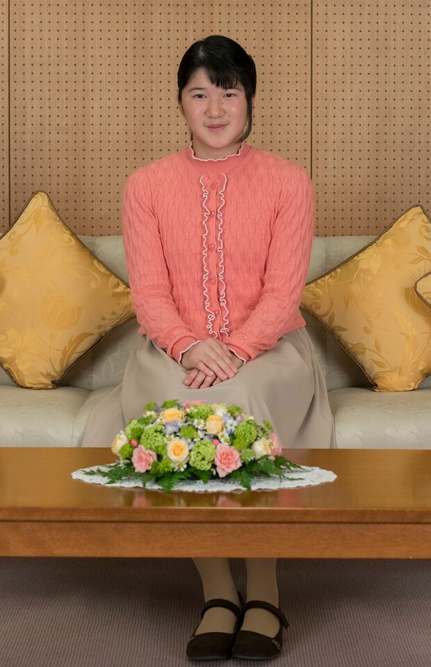 10月にデンマーク皇太子夫妻と面会した際に英語で会話に加わるなどご両親の公務にも同席された