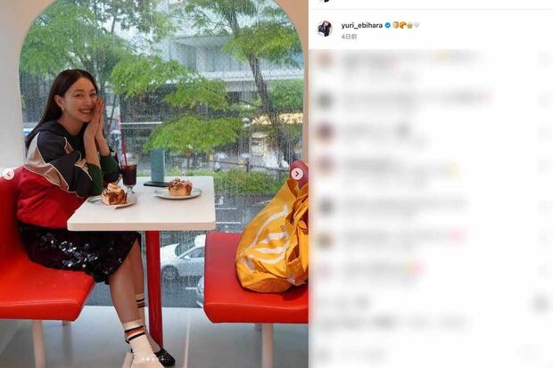 若々しい“MIXコーデ”姿を疲労した蛯原友里(本人のインスタグラムより)