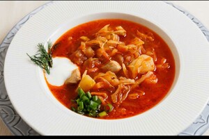 安青錦が愛するウクライナ料理店『DOMIVKA（ドミウカ）』のボルシチ