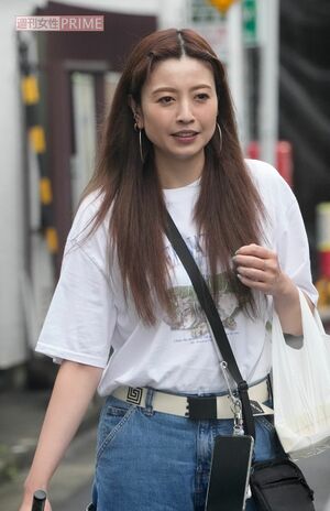 2023年8月、ランチを終えてオフィスに戻る片瀬那奈