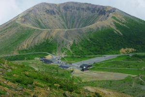 浄土平:福島県福島市土湯温泉町鷲倉山(http://www.npfj.or.jp/joudo/vc/)