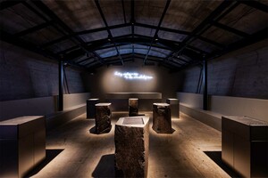 喫煙所『THE TOBACCO|2:50.76』の内観