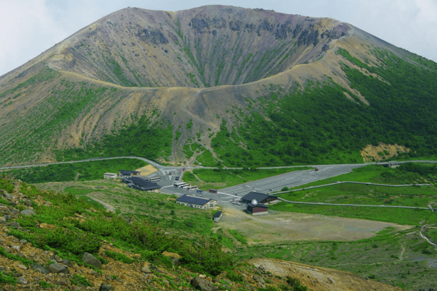 浄土平：福島県福島市土湯温泉町鷲倉山（http://www.npfj.or.jp/joudo/vc/）