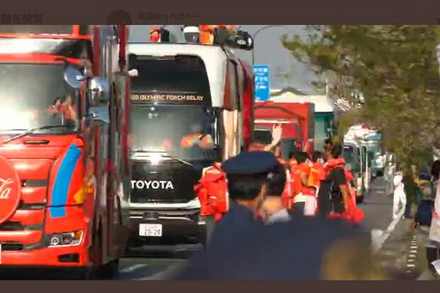 聖火リレーと共に全国を回るキャラバン隊（インターネットより）