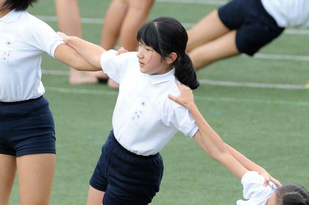 学習院初等科6年（’13年）組体操