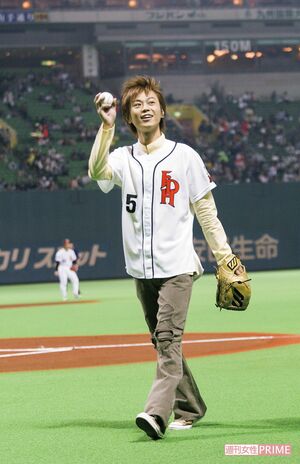 '04年 始球式は全5回を掲載。最初は故郷・福岡でのホークス戦でした（4月13日）　撮影／週刊女性写真班