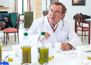 オリーブオイルの鑑定士のヘロニモ・ディアス氏