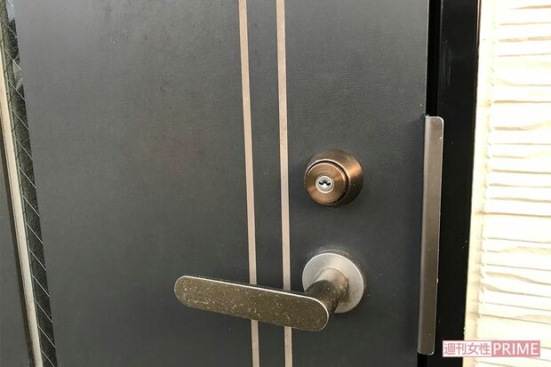 福原優理容疑者の自宅アパートは家宅捜索され、複数の小型カメラが出てきた