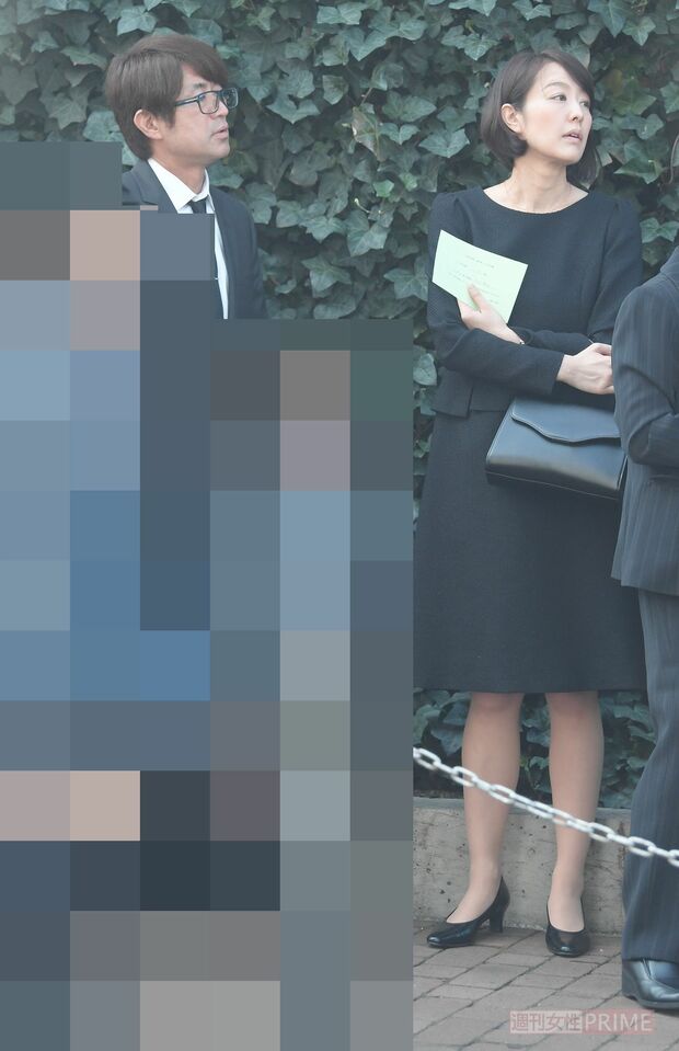 小学校の入学式に訪れた大竹と中村