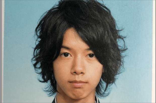 高校の卒業アルバムから。このころから“イケメン”の雰囲気を漂わせている