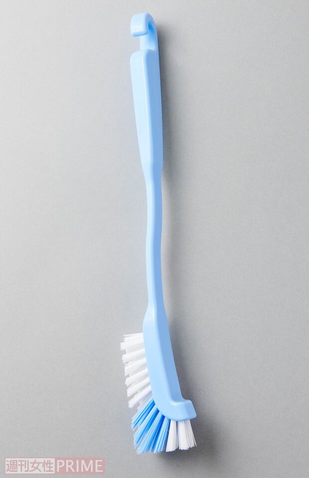 90度植毛排水口ブラシ/DAISO　撮影／山田智絵