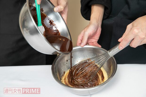 チョコは少しずつ注ぎましょう！