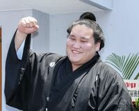 照ノ富士、相撲好き女子から「テルテル」と命名されて